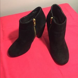 Steven Madden Black suede ankle booties